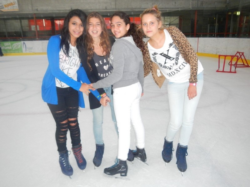 Village Camps International Summer Camp Leysin, Switzerland 2025-08-09 https://www.villagecamps.com/journals_admin/images/706-12-ice skatin (37).jpg